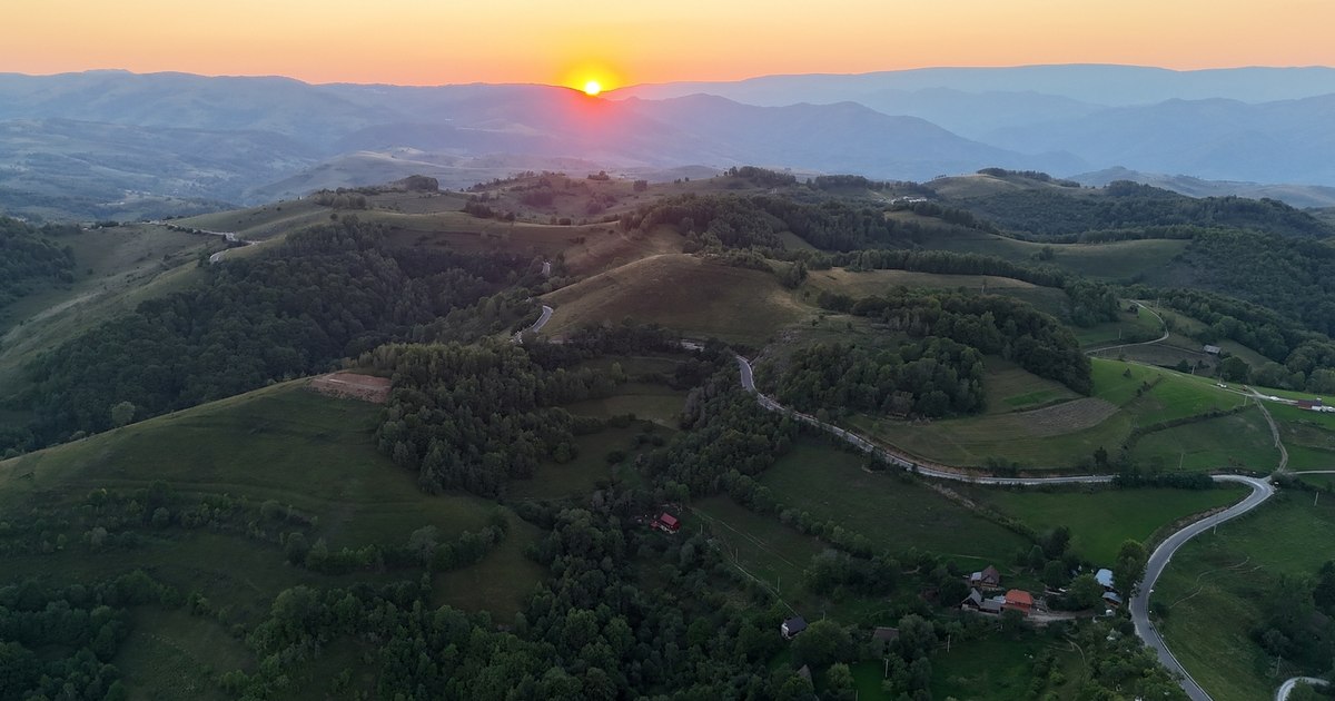 Transapusean video, the new attraction of the mountain roads in Romania. What makes it more special than Transalpina and Transfagarasan
