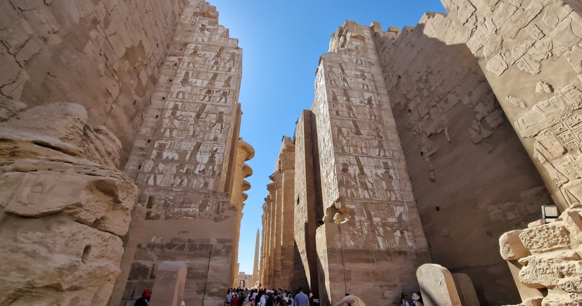 Why are the Romanians "fear of guides" in Egypt. "Do not listen, contradict, talk over us, rude"