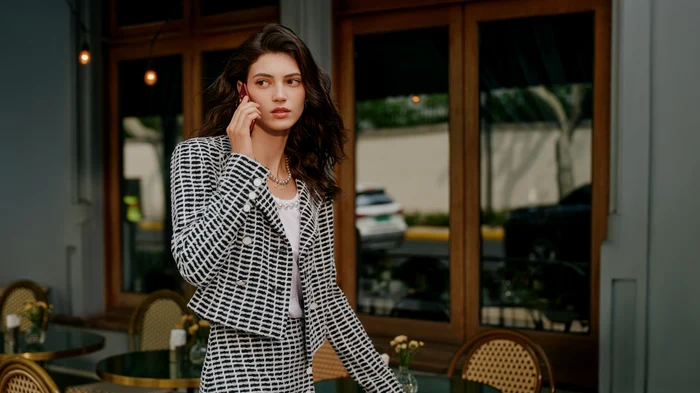 Pura 80 Pro+ Product Creative Lifestyle Shot JPG 16 9 20250611 JPG