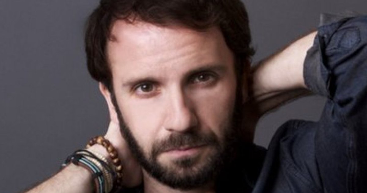 A Grey's Anatomy actor died in a car accident. Was hit by a car running on the counter