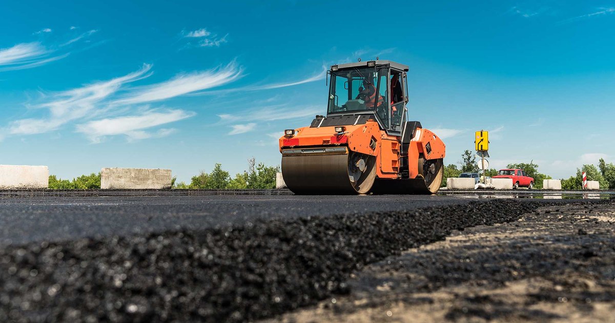 Asphalt of wheat straw or cigarette butts: sustainable roads, crack resistant and eco-friendly