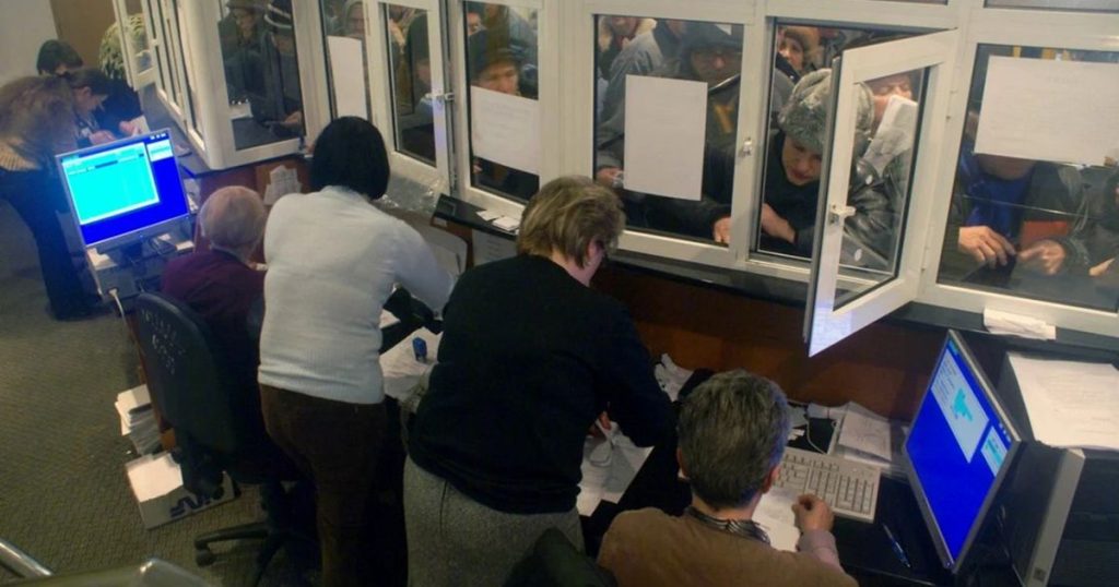 Counties that handle without any problems with fewer employees in public administration