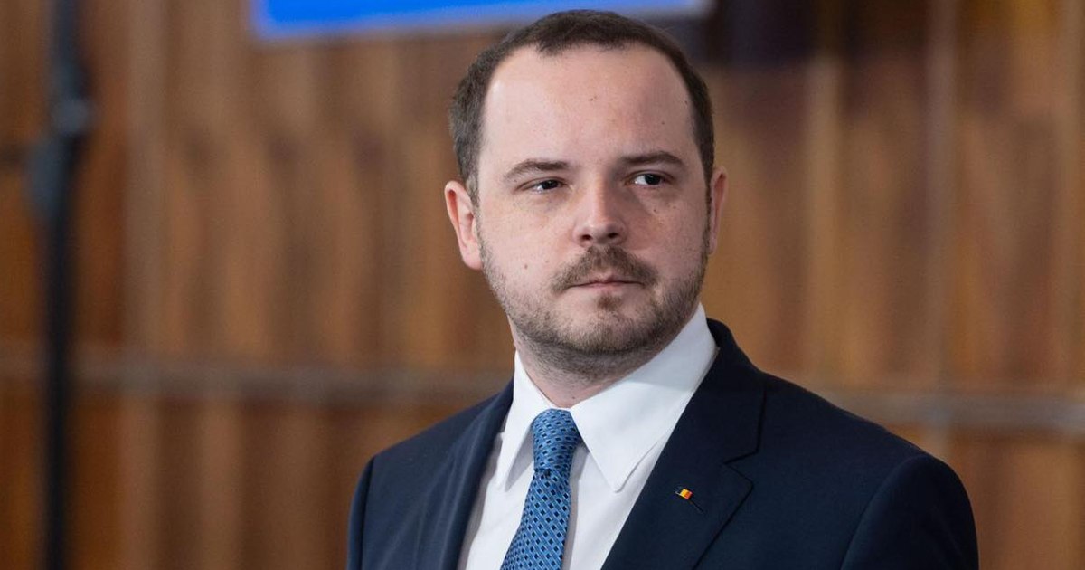 Employed with fake jewelry and nails in the ATI section of Iasi. The Minister of Health promises firm measures