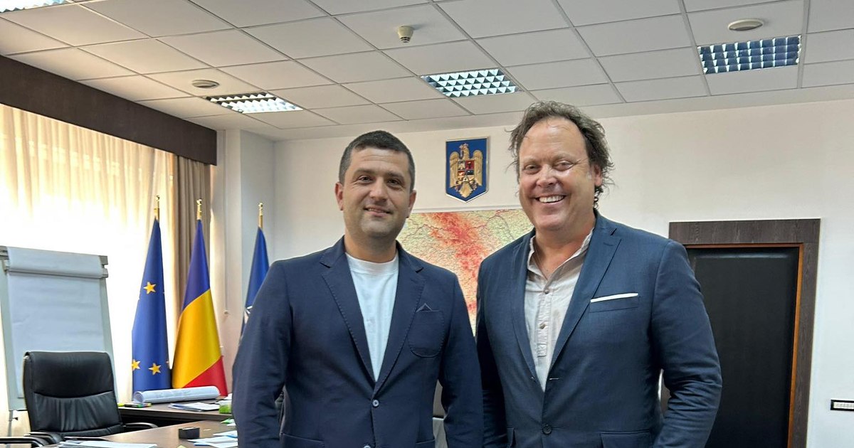 Journalist Charlie Ottley asked for Romanian citizenship, but the file is blocked by bureaucracy. Surprise visit to the Ministry of Economy