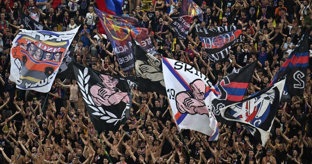 Scandal after the match between FCSB and Inter Descaldes: Two people were dispossessed by a shirt and two scarves