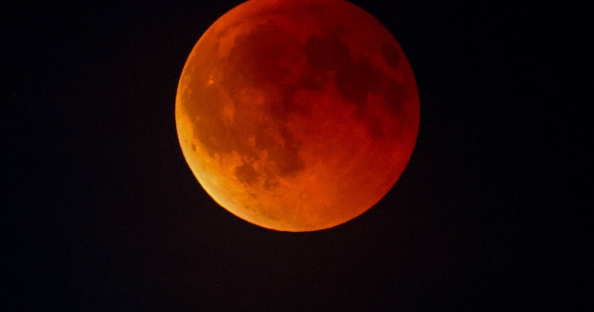 Show in the sky: images with the bloody month from several corners of the world. How the spectacular phenomenon in Romania was seen