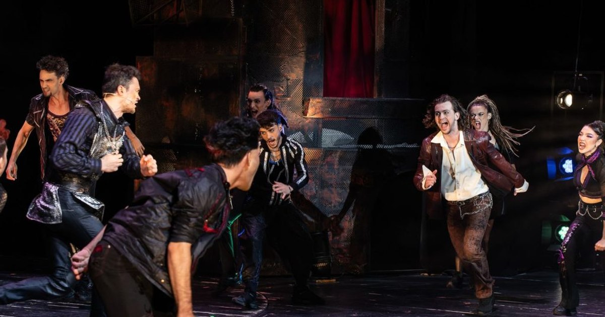 The National Opera and Musical Theater opens the autumn season. "Romeo and Juliet" pick up the first curtain