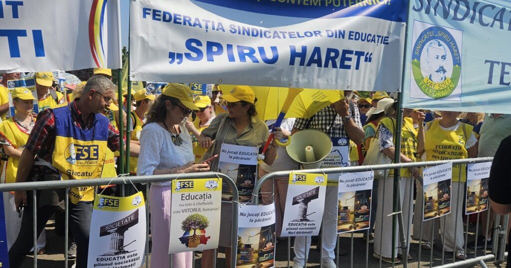 The first day of school starts with protests. The unions demand the resignation of the Minister of Education, the parents complain of flowers too expensive