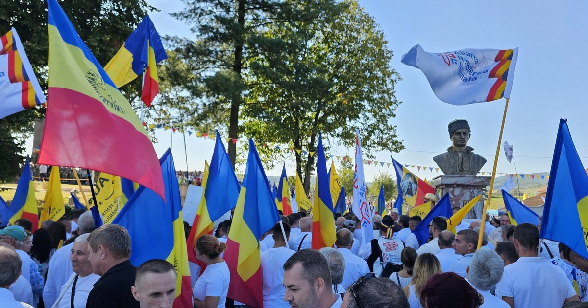 Video the celebrations from Țebea, in the memory of Avram Iancu. The place that politicians are looking for once a year, forgotten the rest of the time