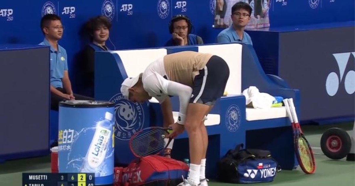Video to a tennis player called the phone during an ATP tournament. The incident takes him luck at the end