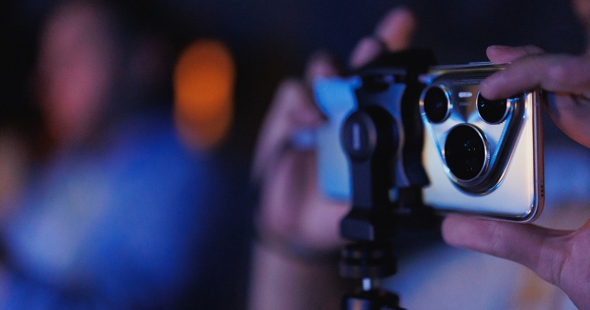 Zoom on emotion: a concert and a show on the TNB roof, seen through the new Huawei Pura 80 Ultra rooms