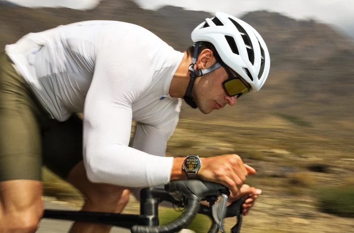 AK KSP IMAGE RIDING GRY EN JPG 20250811 SMALL JPG