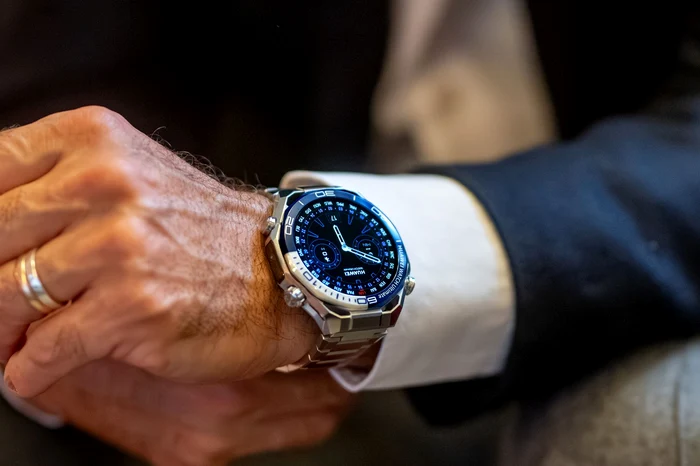 Liviu Popescu x HUAWEI WATCH Ultimate 2 (3) jpg