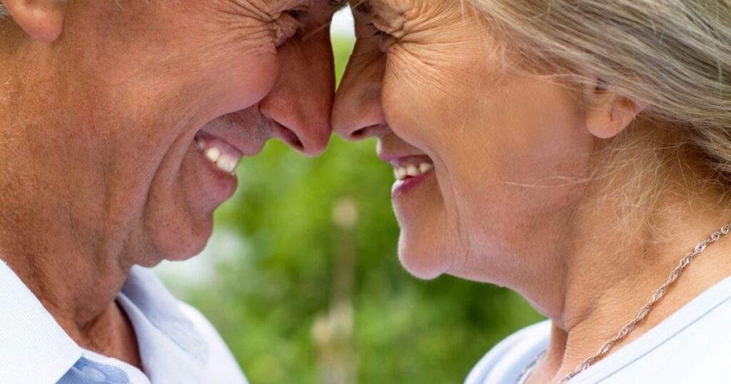 Happiness in the third age is built in two: studies show that the emotional state of the partner influences our mental health