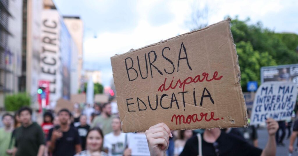 Higher education, a luxury in Romania. Only 1 in 4 young people can afford to finish a faculty