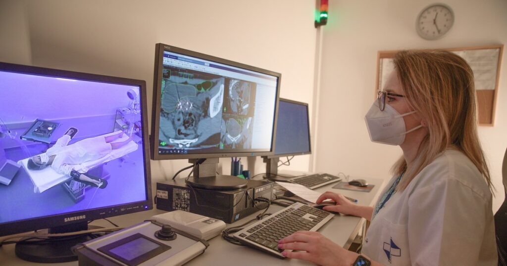 Interview Brachytherapy, the method that targets the tumor and protects healthy cells