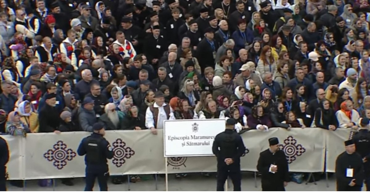 The faithful also stood in line at night to enter the National Cathedral: "My legs hurt, mother, I'm 85 years old"
