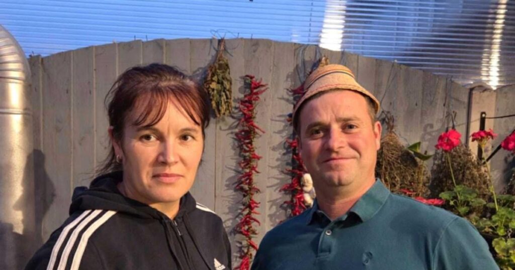 Video A Romanian family from Great Britain recreated their household as home: "We raise chickens and ducks, we work the land with love"
