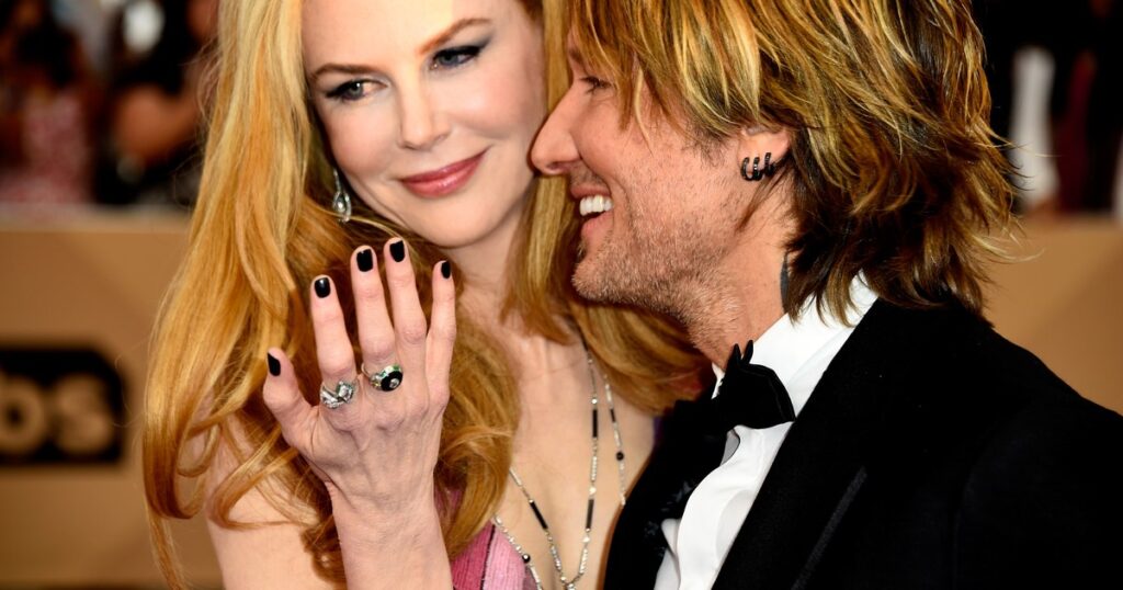 Video Keith Urban, controversial gesture at a concert: changed the lyrics of a song dedicated to Nicole Kidman