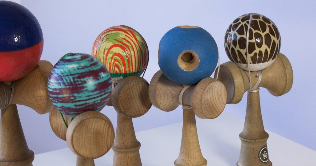 Video Kendama, the new enemy in schools? Teacher: "Don't you want to tie the students with their hands behind their backs too?!"