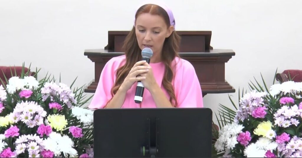 Video actress Diana Dumitrescu repented. The speech held in baptism, in front of the believers