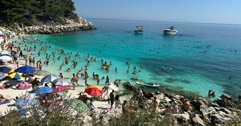 Video the cheapest moment to visit Greece: the secrets of a dream vacation between spectacular beaches and authentic gastronomy