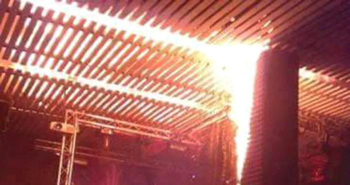 The ceiling of the FOTO Adevărul club lit up