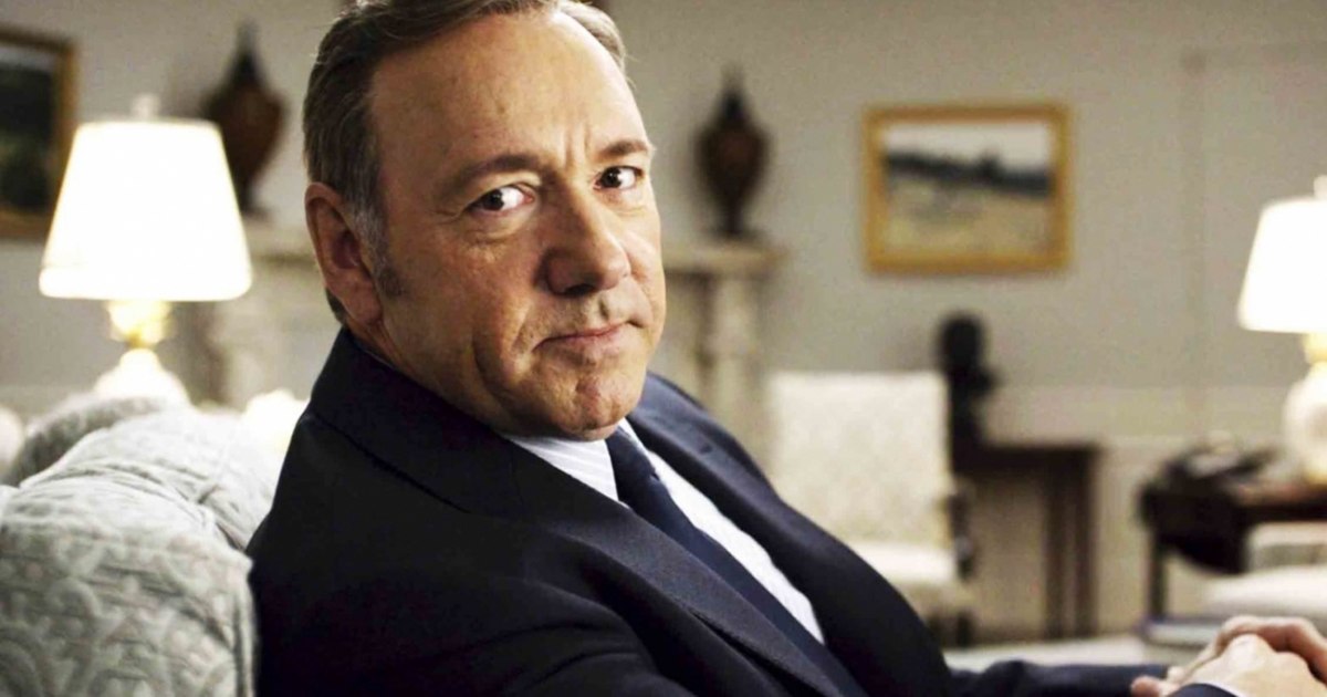 Actor Kevin Spacey ended up performing in a bar in Cyprus. "I live in hotels, in Airbnbs, I go where there is work"