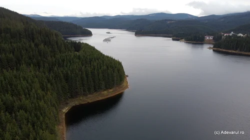 Lake Oasa, aerial images Photo Daniel Guță THE TRUTH (33) JPG