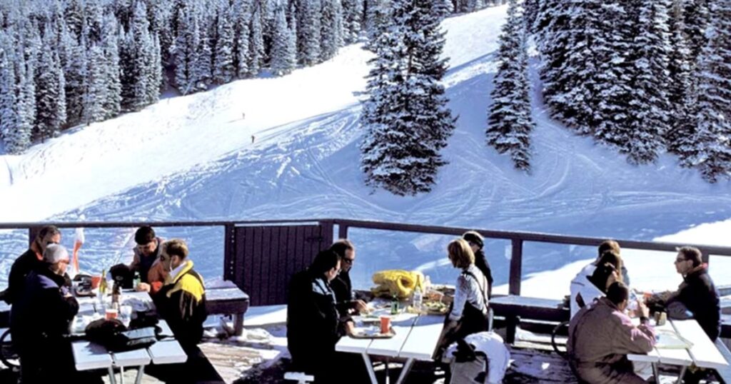 20 apps to help you travel abroad. What you absolutely must have installed on your phone