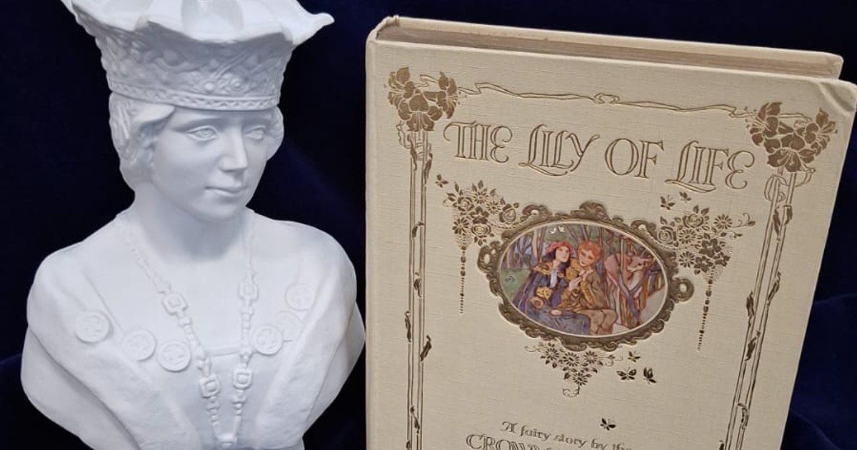 A queen's tale. The story of two sisters who are in love with the same young man, written by Queen Mary