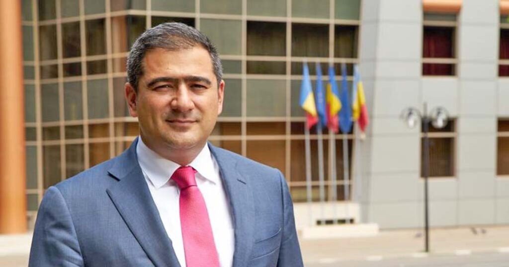 Candidate portrait. Dan Cristian Popescu, the independent candidate with a rich political biography and studies in Russia