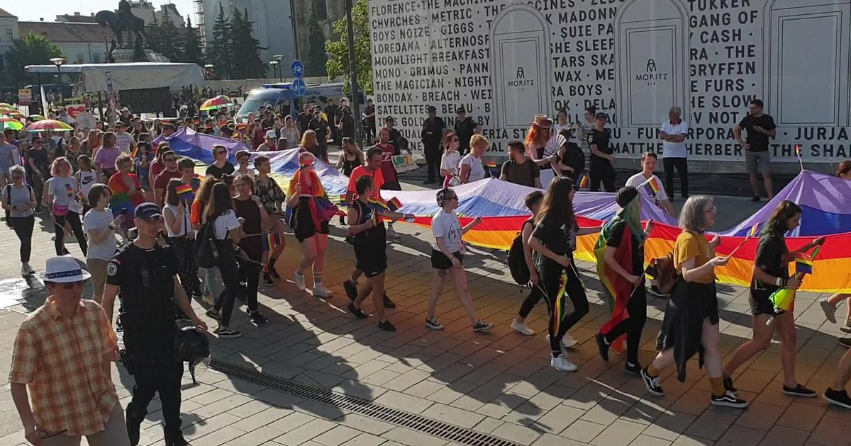 Gay marriage recognition hotly debated online: 'We're moving forward, who wants to stay in the mud, good luck'