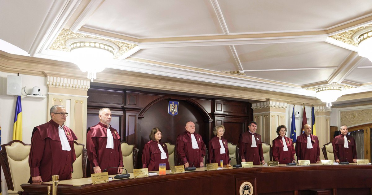 How could the Government reduce special pensions without conflicting with the CCR. The analysis of the defense expert, Hari Bucur-Marcu