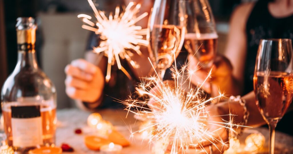 How many days off do Romanian employees have for Christmas and New Year 2025