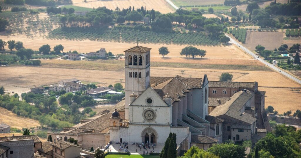 REPORT Holiday in Umbria, the understated beauty of rural Italy: old wine, quiet villages and impressive architecture