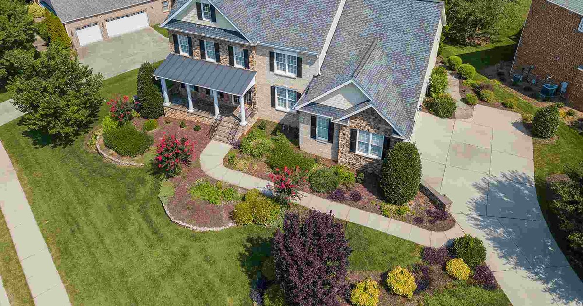 The lawn and the microclimate of your home: why natural grass lowers the ambient temperature