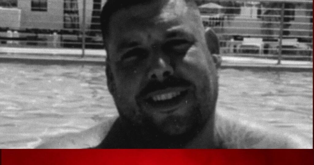 The leader of a group of Benfica ultras, found dead near the stadium. The man was shot in the head on the day of the Portuguese Cup match