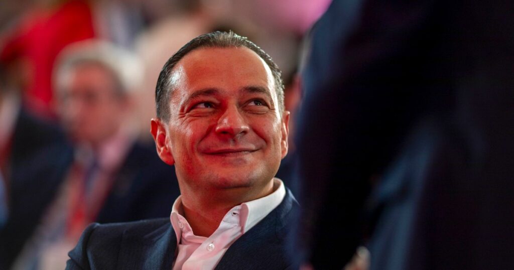 The lyrics that inspire Daniel Băluță: "Fools seem artificially conceived"