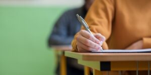 What is happening with the simulations for the Baccalaureate exam. Students: “It is not natural that the exercise of a right depends on the high school”