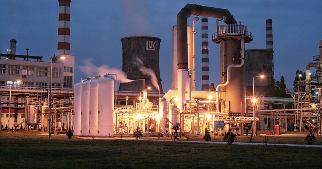 The two scenarios for the future of Lukoil in Romania. What does Bolojan say about nationalization and the possibility of higher fuel prices