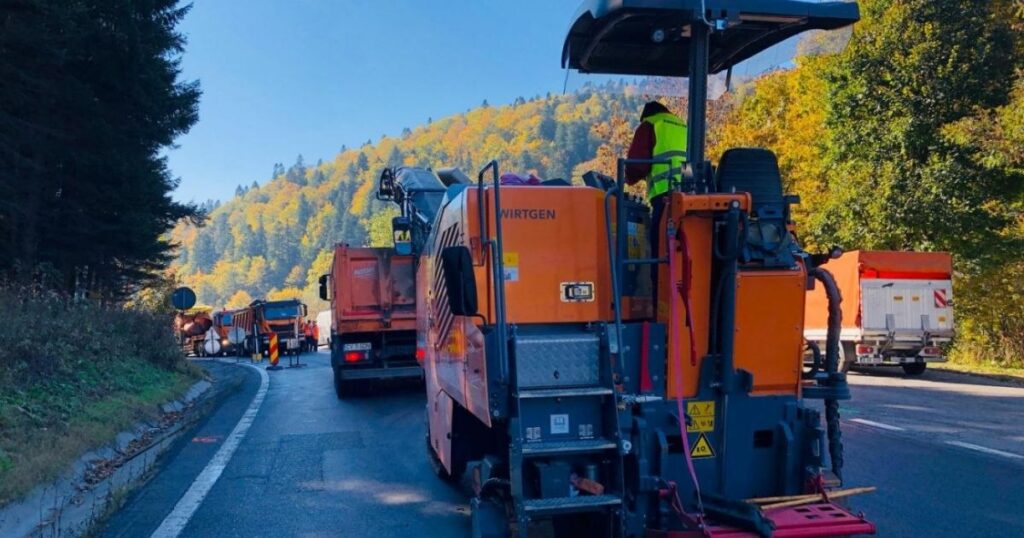 Traffic is on one lane in Comarnic due to some works: while traffic is restricted