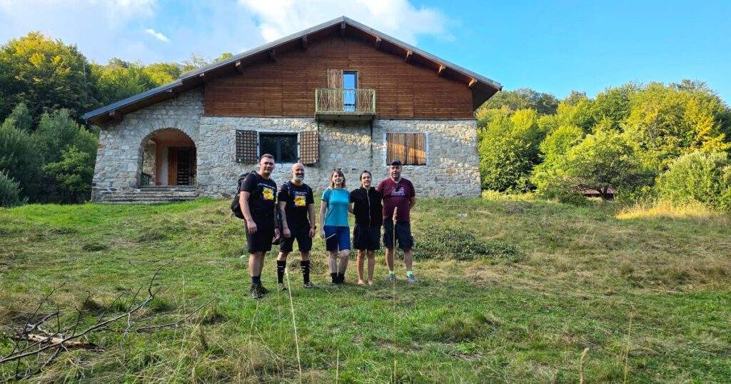 Via Transilvanica in one day. Interview with Radu Dumitru: "The atmosphere in these forests is so solemn that a Sequoiadendron giganteum tree also found a home here"