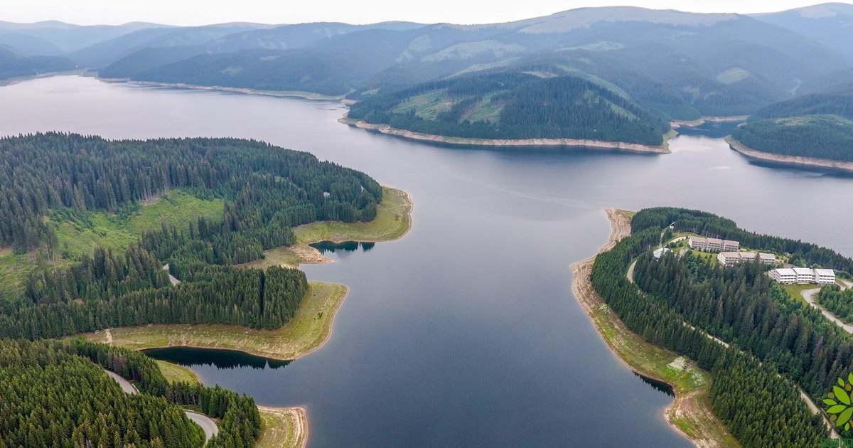 Video Resorts built in the wildest lands of the Carpathians, together with the big dams and hydropower plants