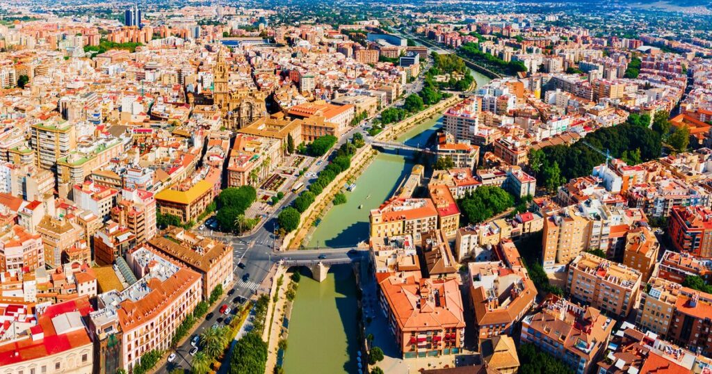 Video The European city little known to tourists: sun, gastronomy and low prices in the cold season. It is nicknamed "the garden of Europe"