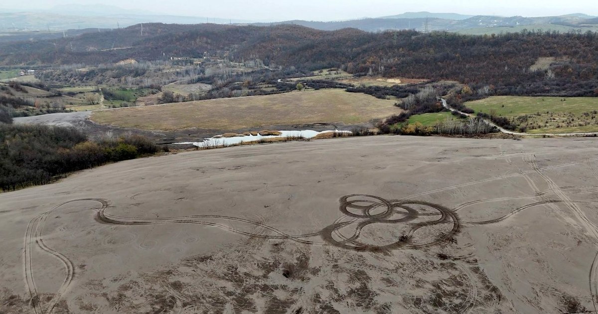 Video The toxic legacy of Romania's mining industry. Abandoned tailings ponds, full of hidden dangers