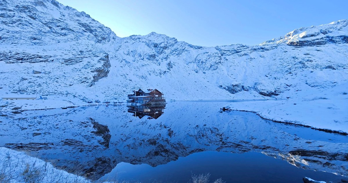 Video Winter journey in the land of glacial lakes. Lake Bâlea, the "pearl" of the Făgăraș mountains, accessible by cable car