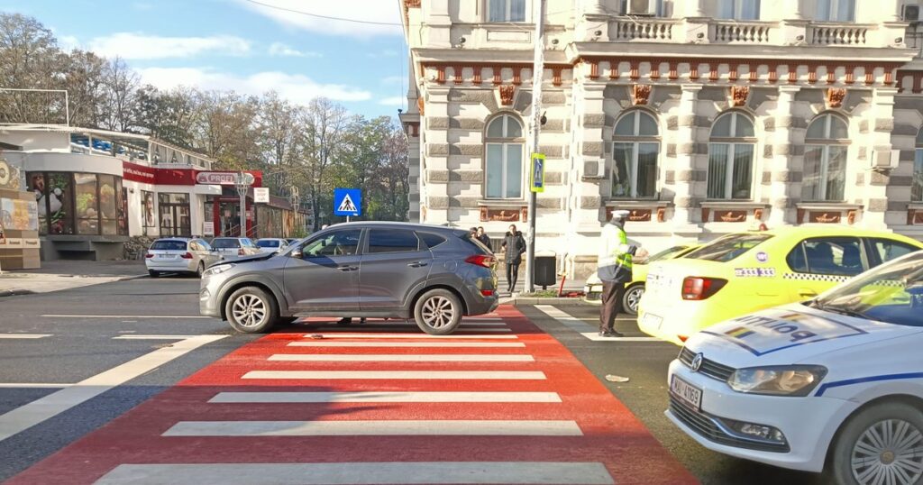 What did a woman do who was not given priority on the pedestrian crossing. The promptness of the response amazed everyone