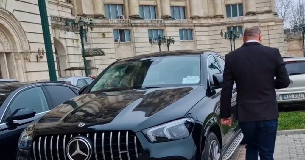 Deputy SOS, surprised at the Parliament with a luxury Mercedes that does not appear in the documents. What car is on his wealth statement