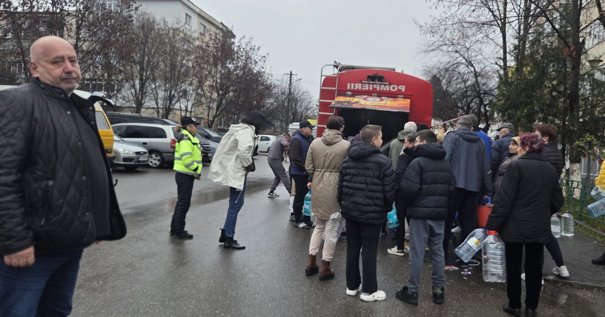 Five hospitals in Prahova stopped admissions due to lack of water. Bucharest is preparing to take over emergencies